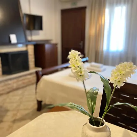 ρόδον Guest house Loutraki (Pella)